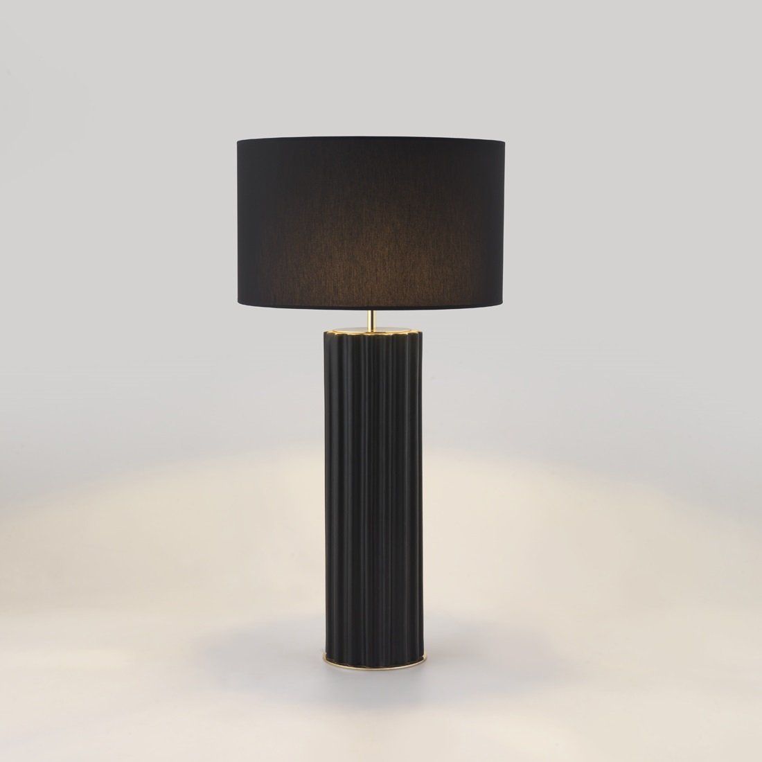 Onica T Black
