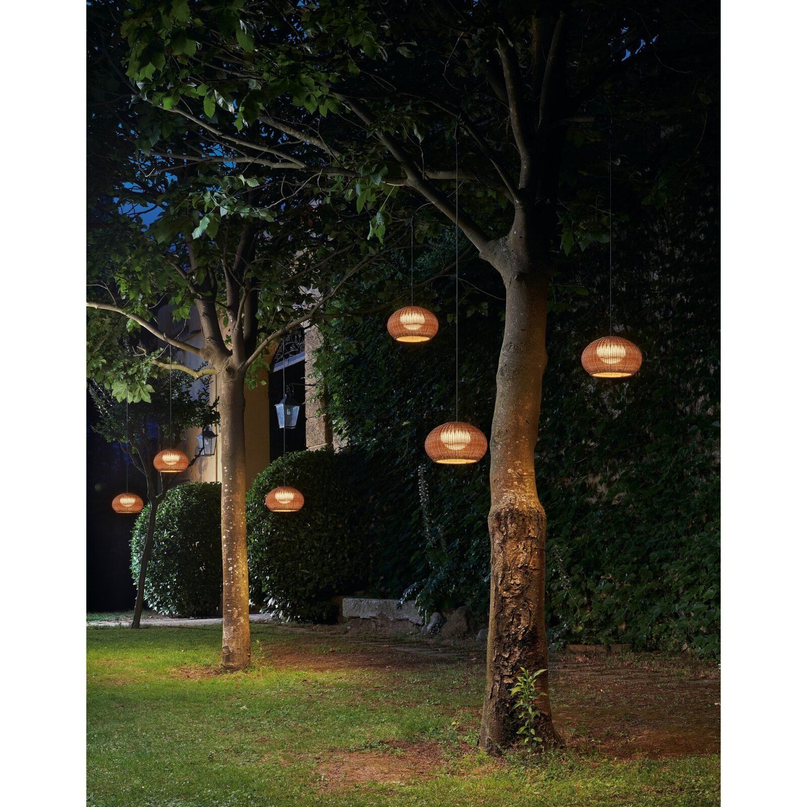 Garota Hang outdoor
