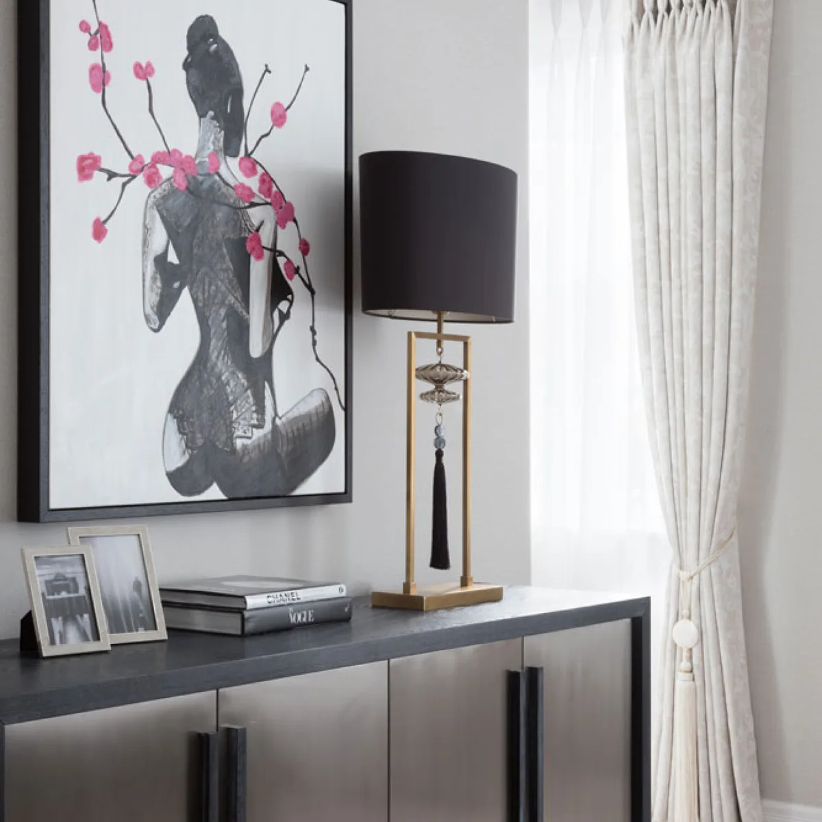 Constance table lamp