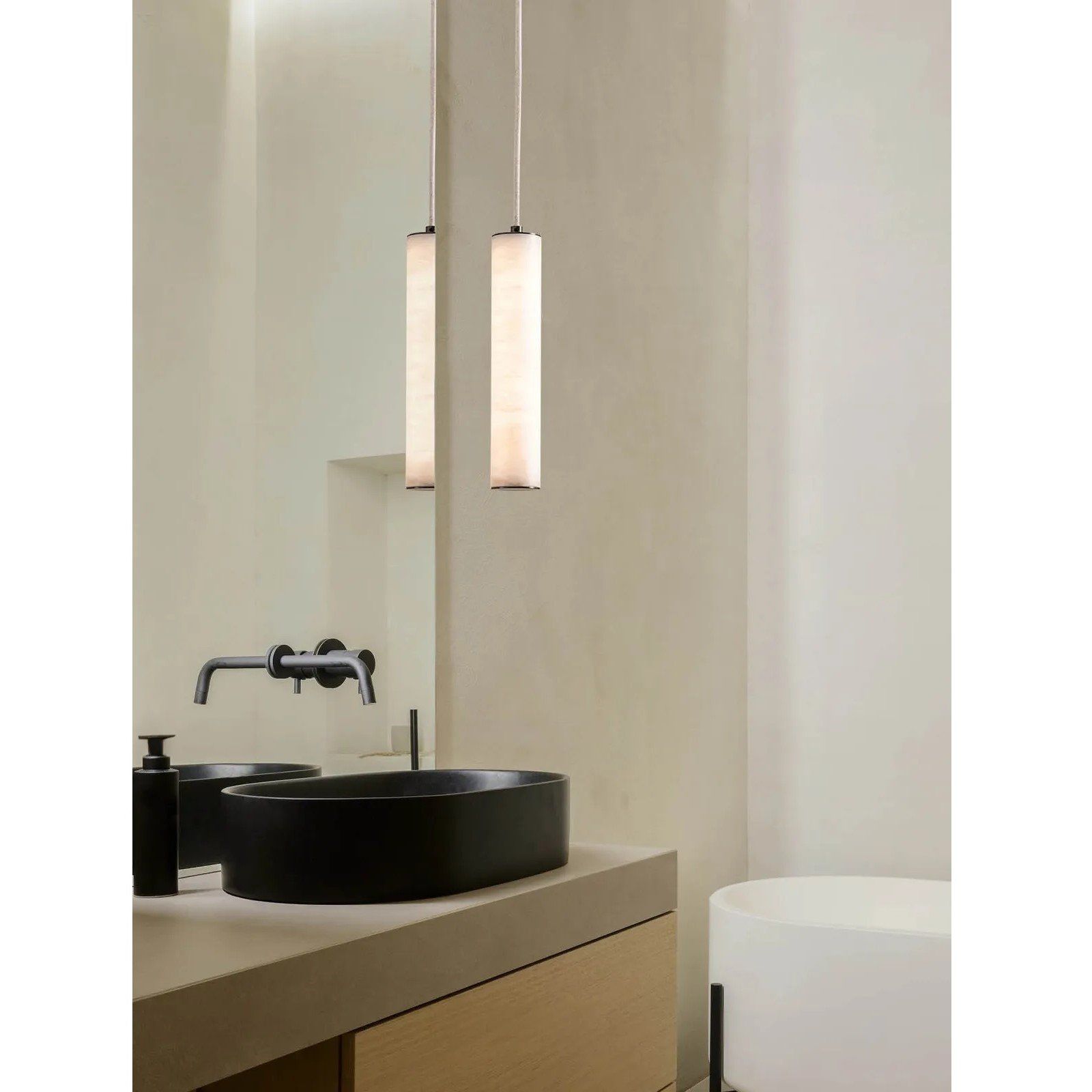 Nula vertical pendant