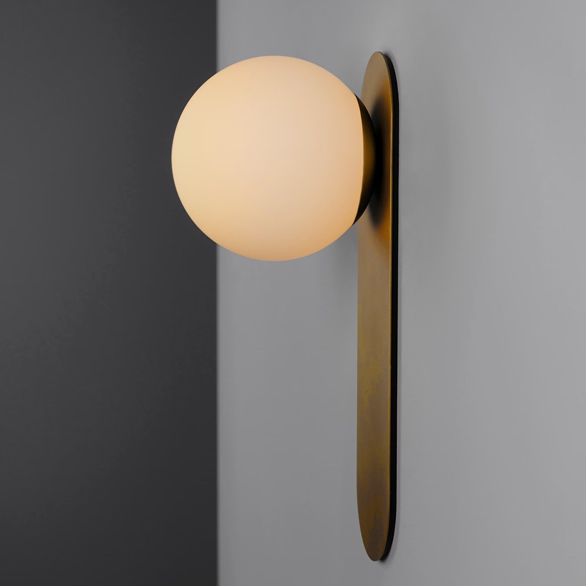 Adrion wall light
