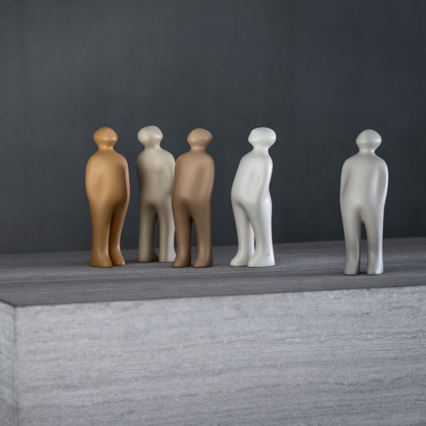 The visitor SMALL sand