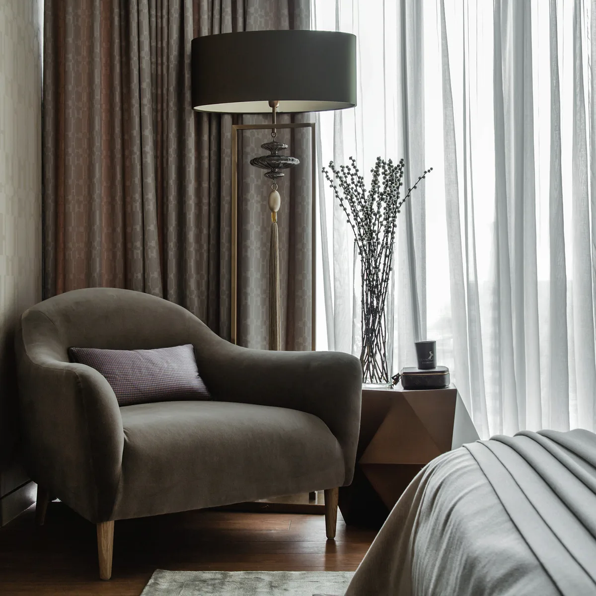 Constance floor lamp