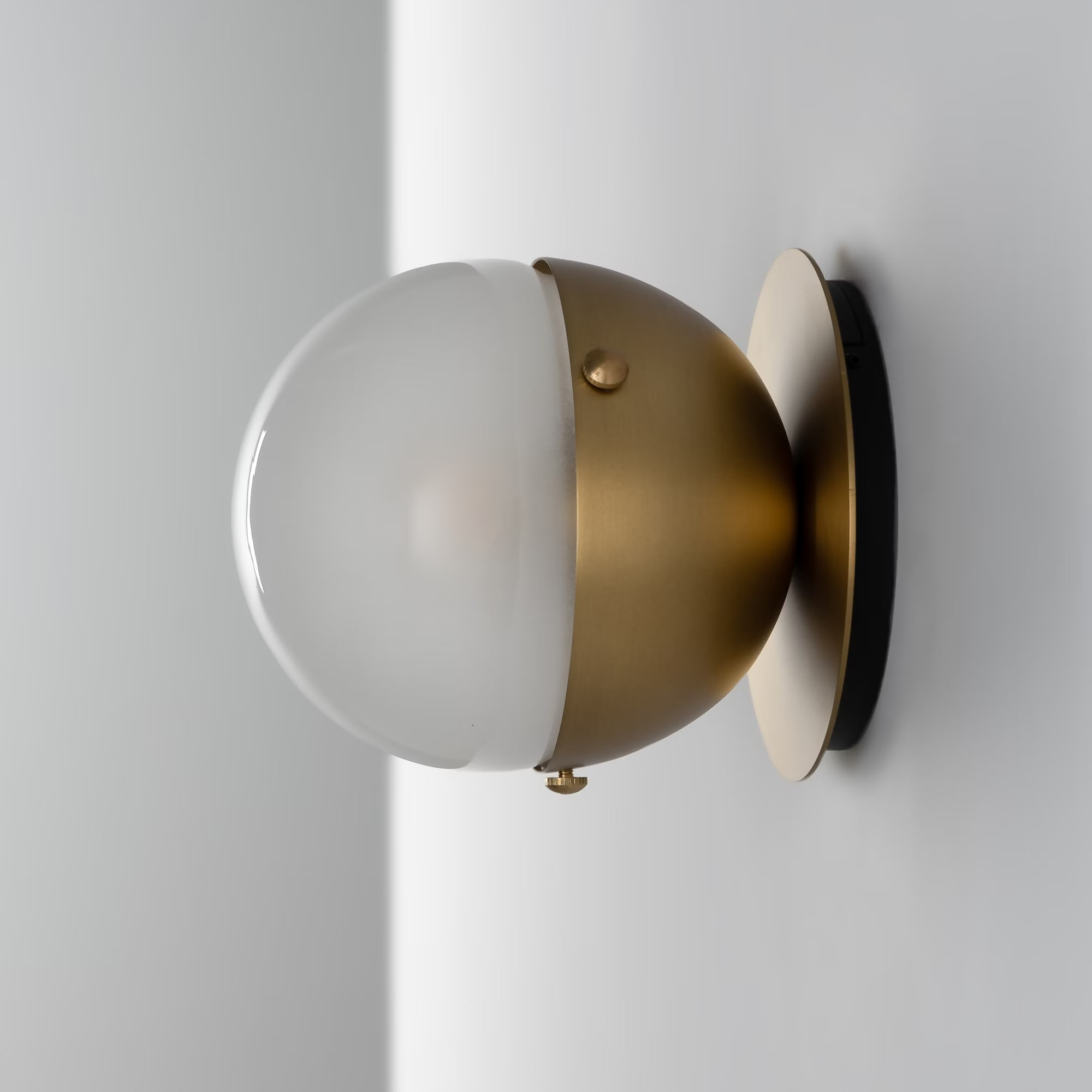 Molecule 1 wall light