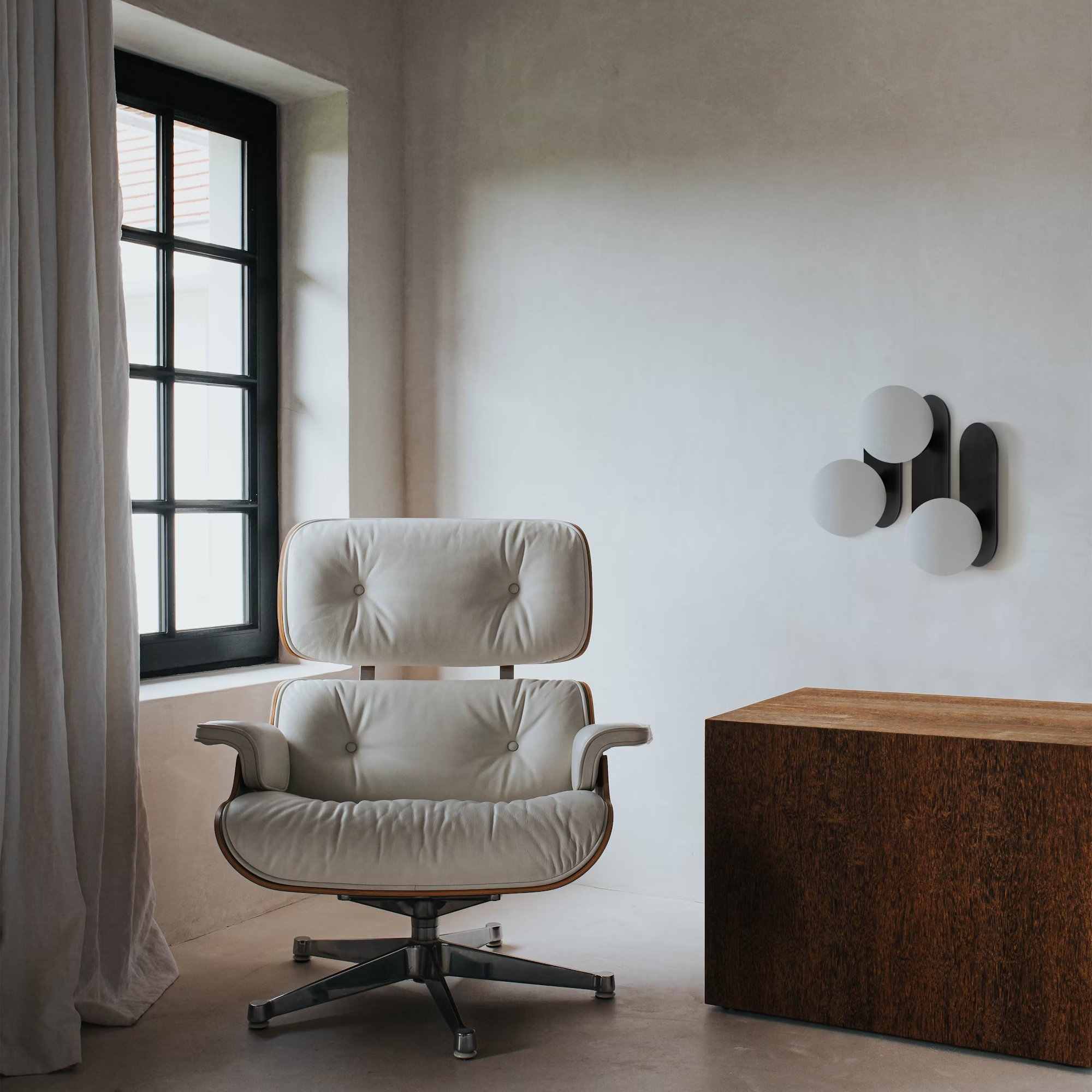 Adrion wall light