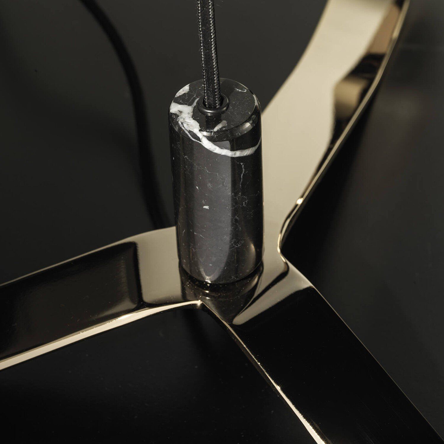 Lily foor lamp