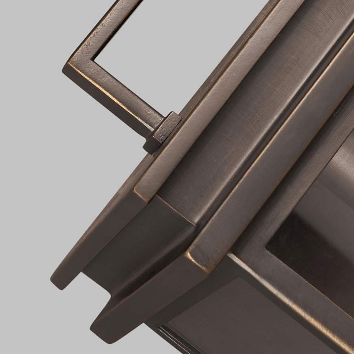 Glenview Wall Lantern - Antique Bronze