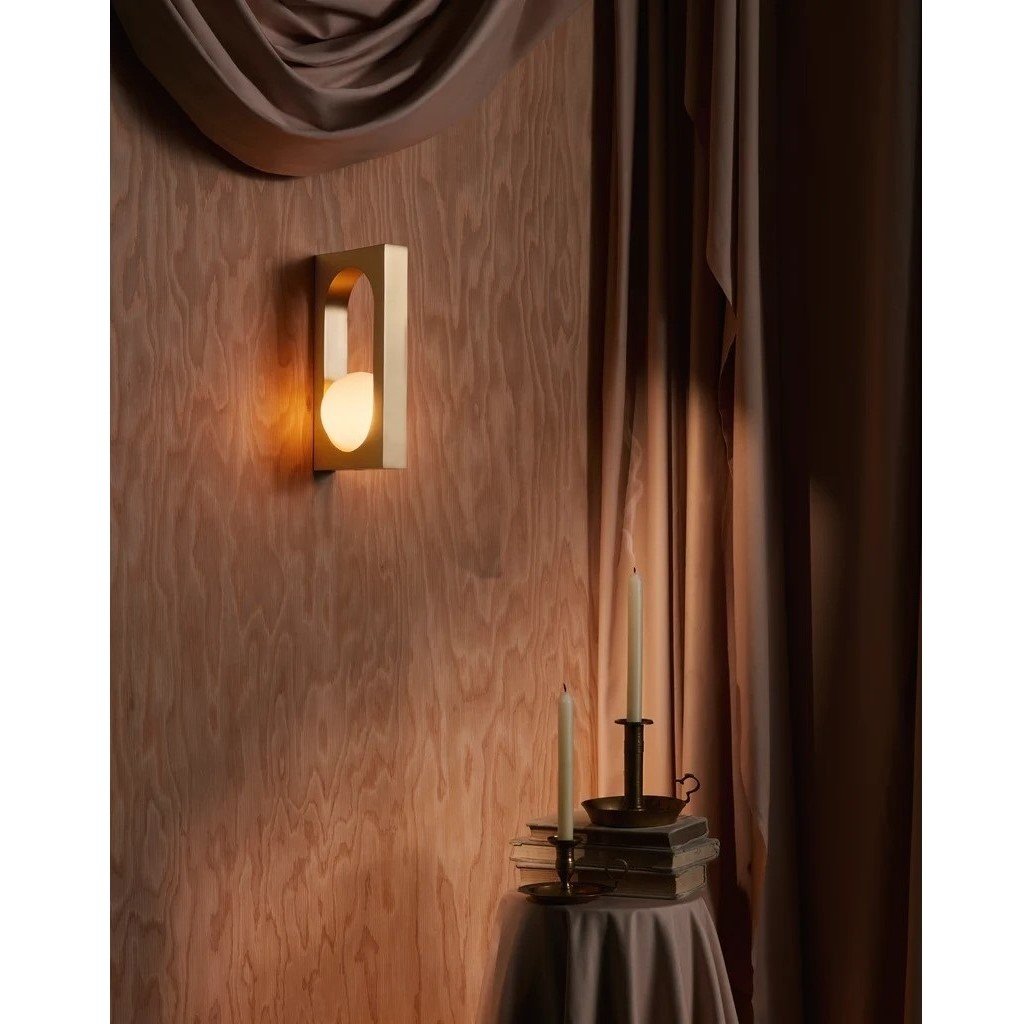 Mythos wall sconce